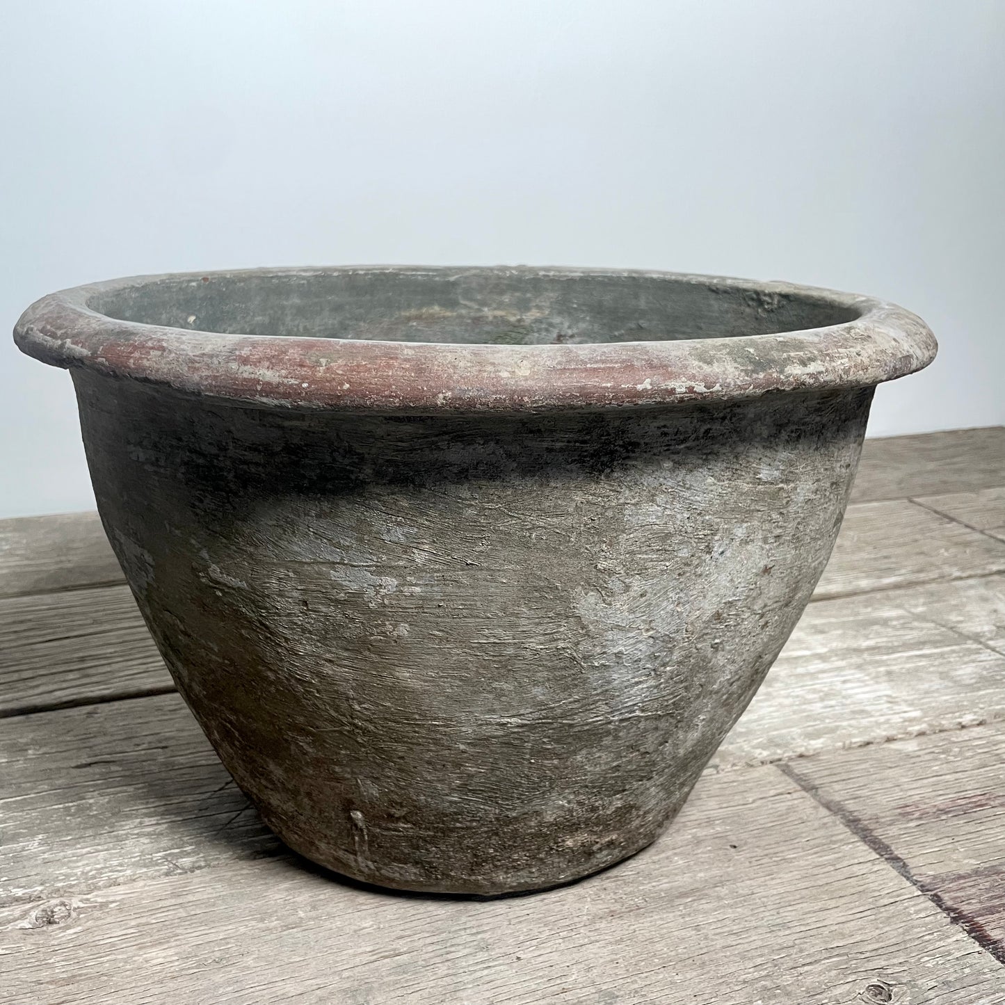 Grey Jambangan Pot, Medium
