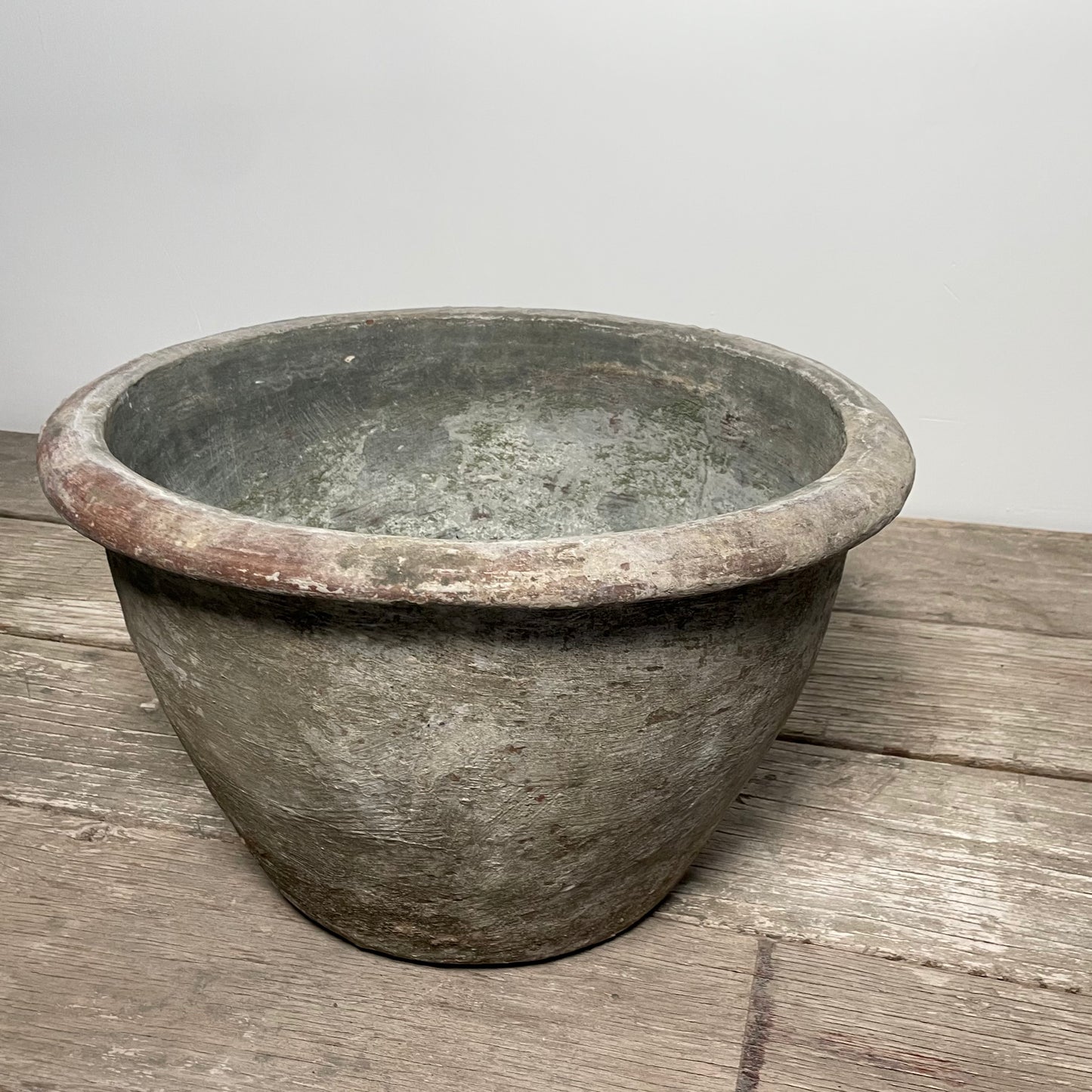 Grey Jambangan Pot, Medium