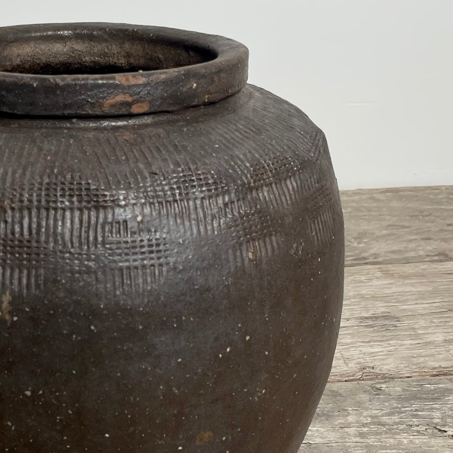 Chocolate Brown Guci Salt Pot, Medium