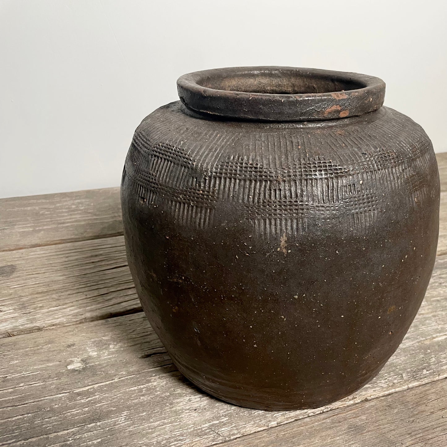 Chocolate Brown Guci Salt Pot, Medium