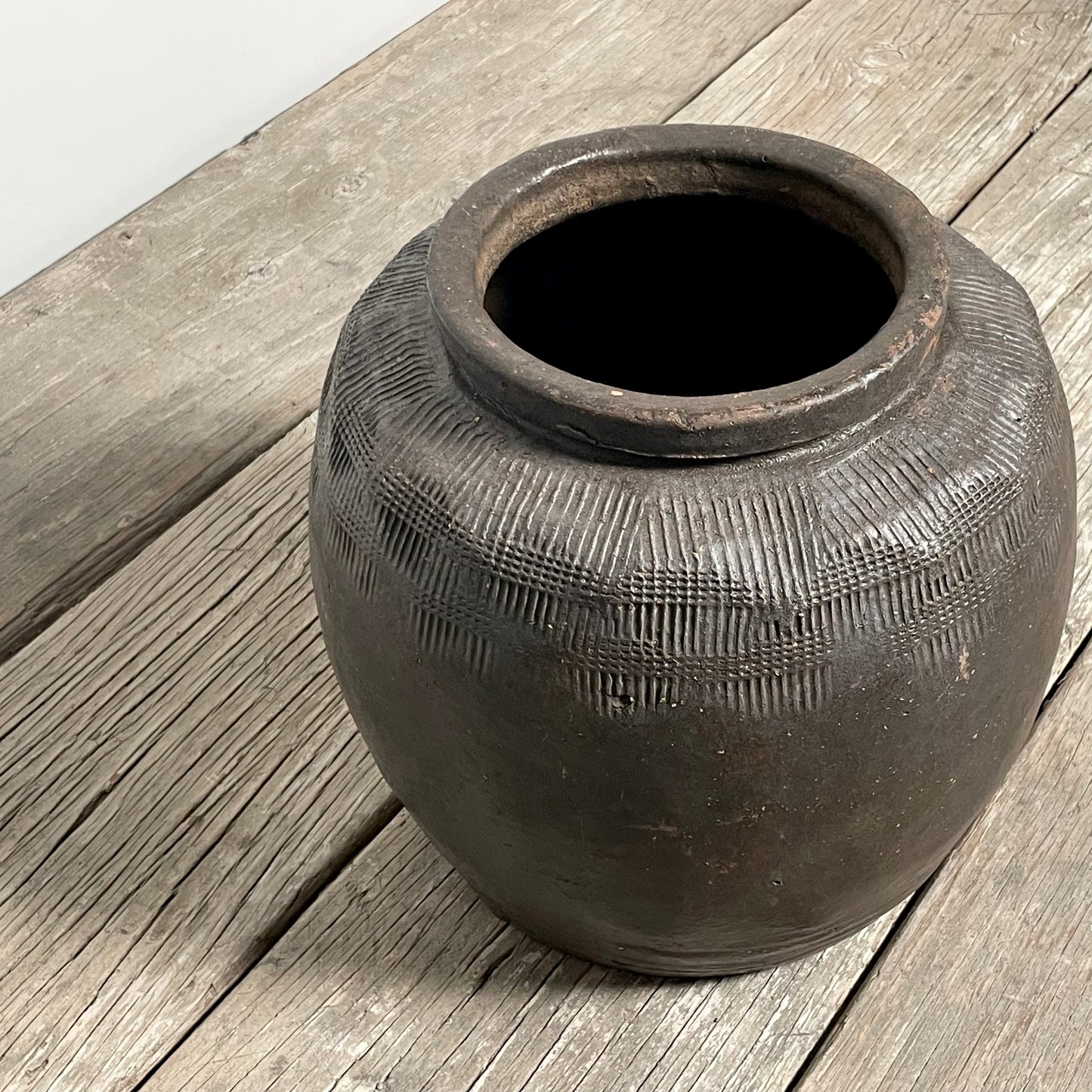 Chocolate Brown Guci Salt Pot, Medium