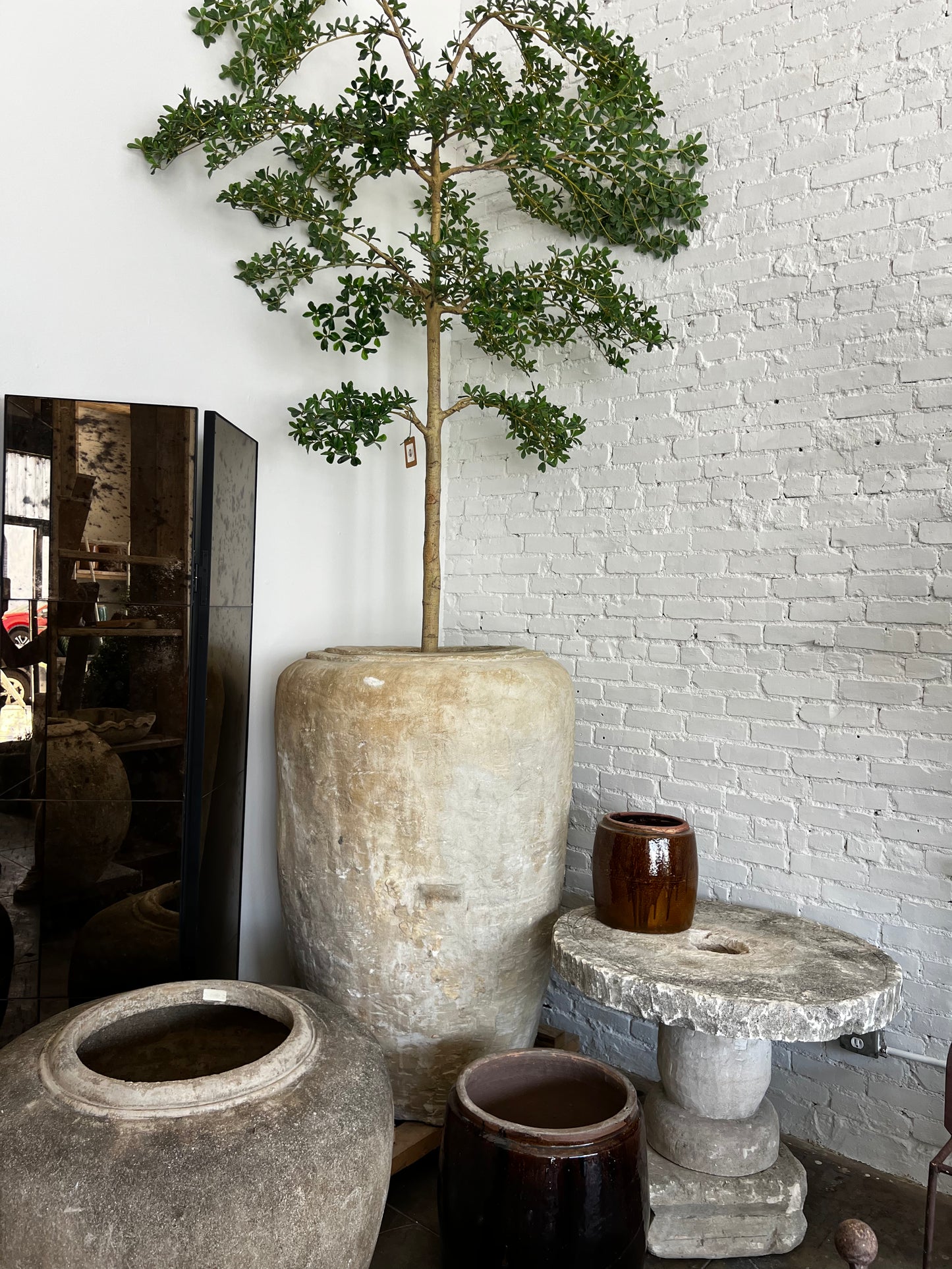 Limestone pot XXL