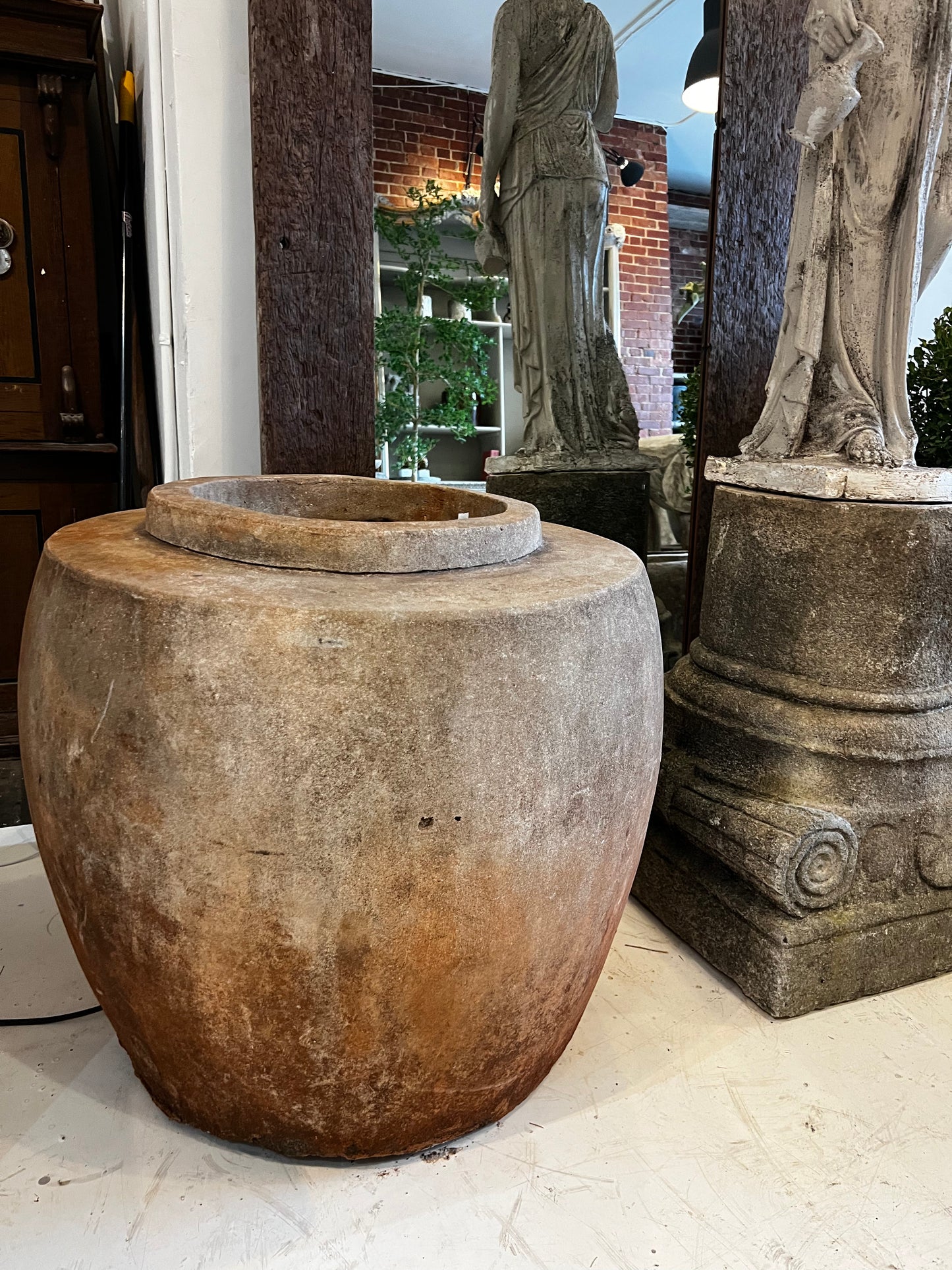 Mudari Pot, medium