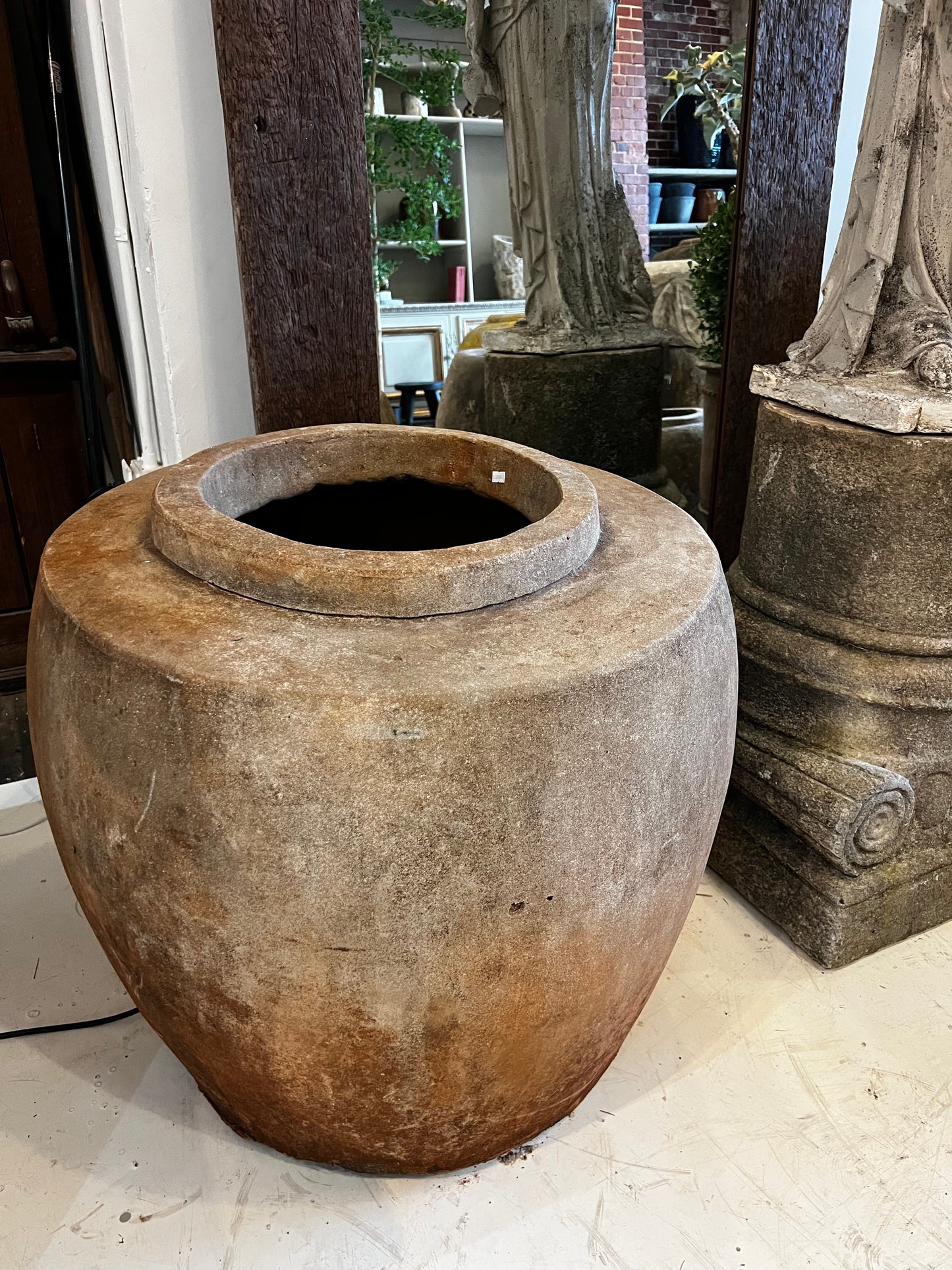 Mudari Pot, medium