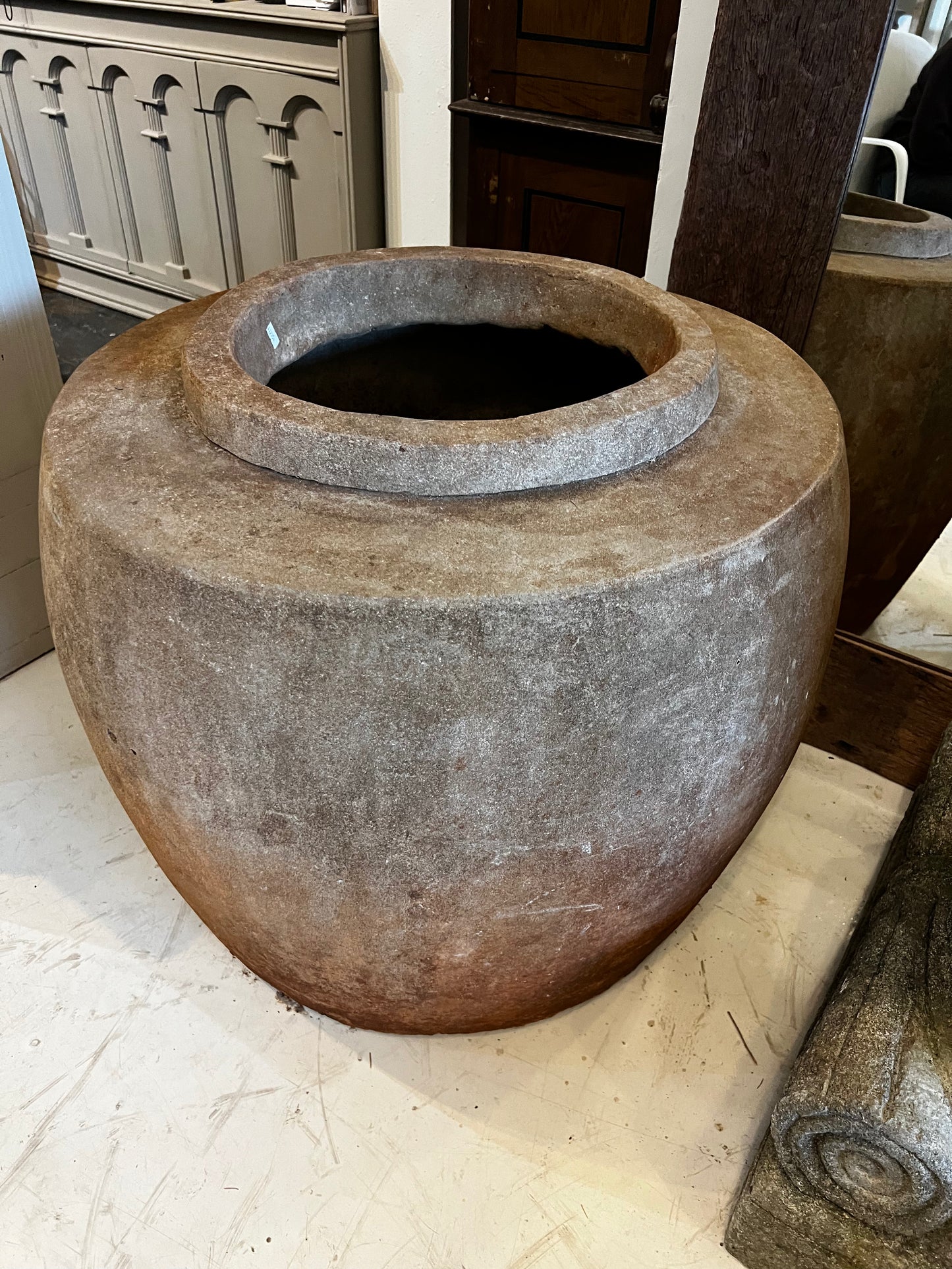 Mudari Pot, medium