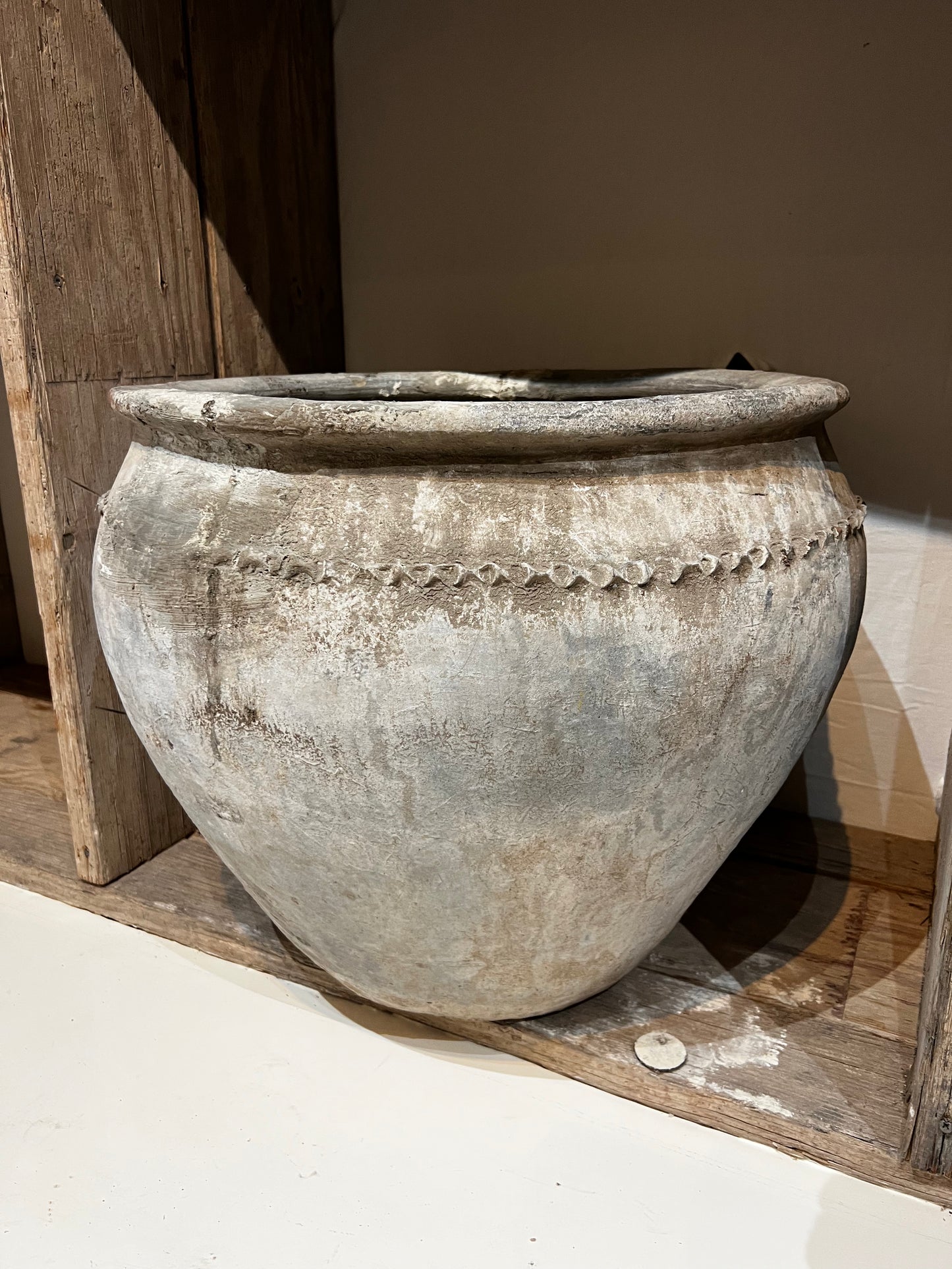 Java Pot, low open mouth, medium