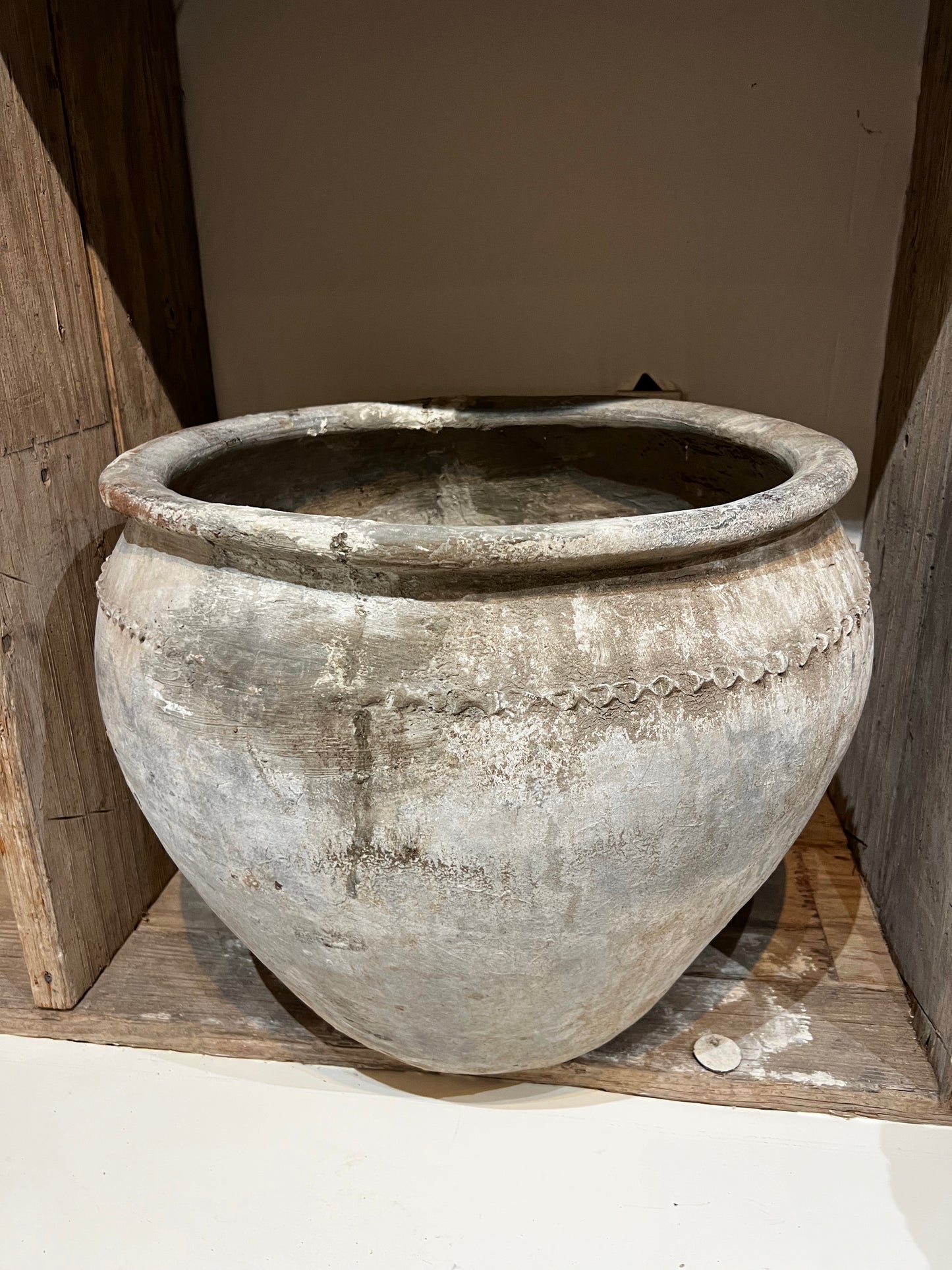 Java Pot, low open mouth, medium