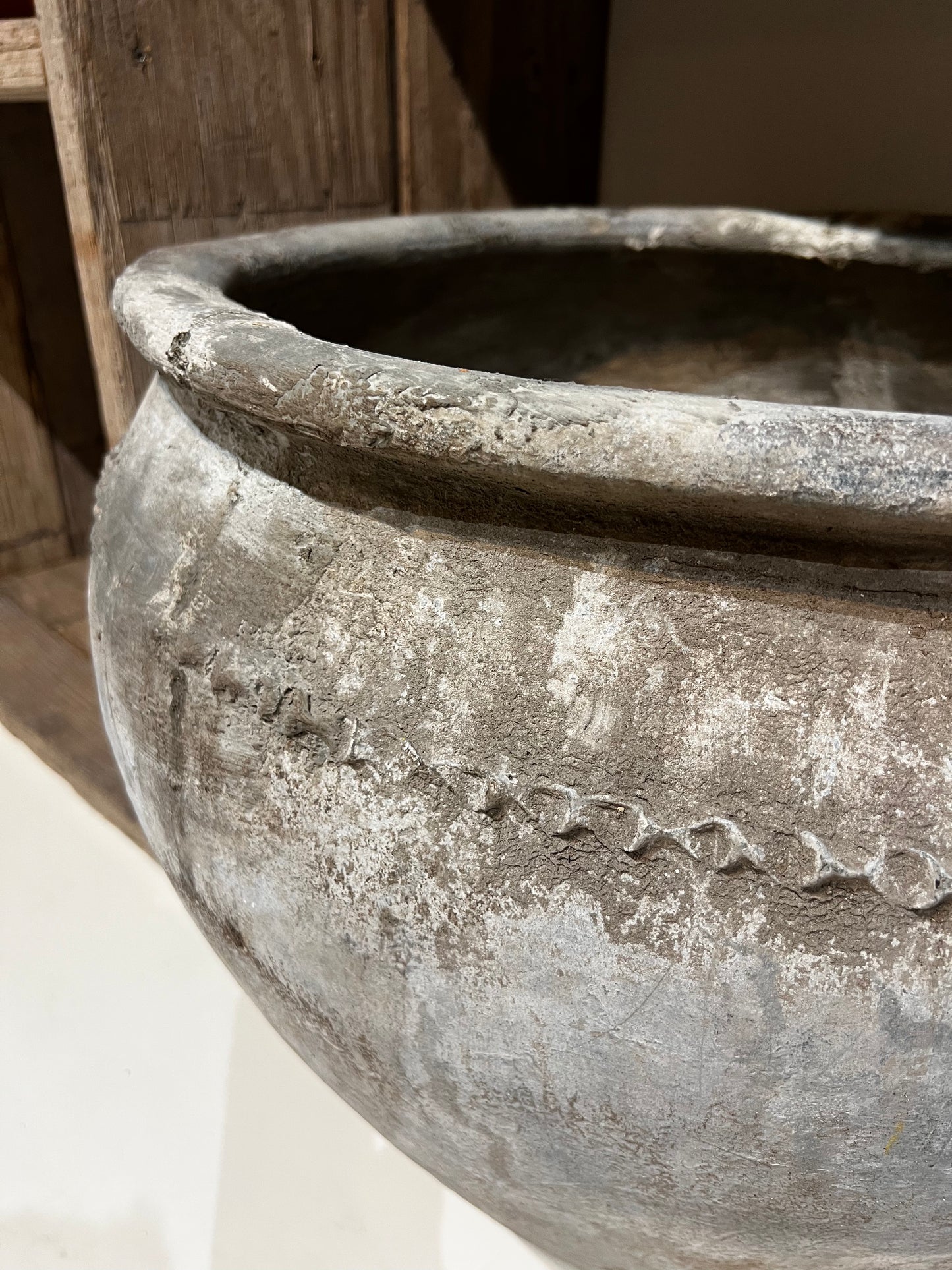 Java Pot, low open mouth, medium