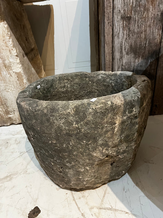 Limestone, dark grey creme, small