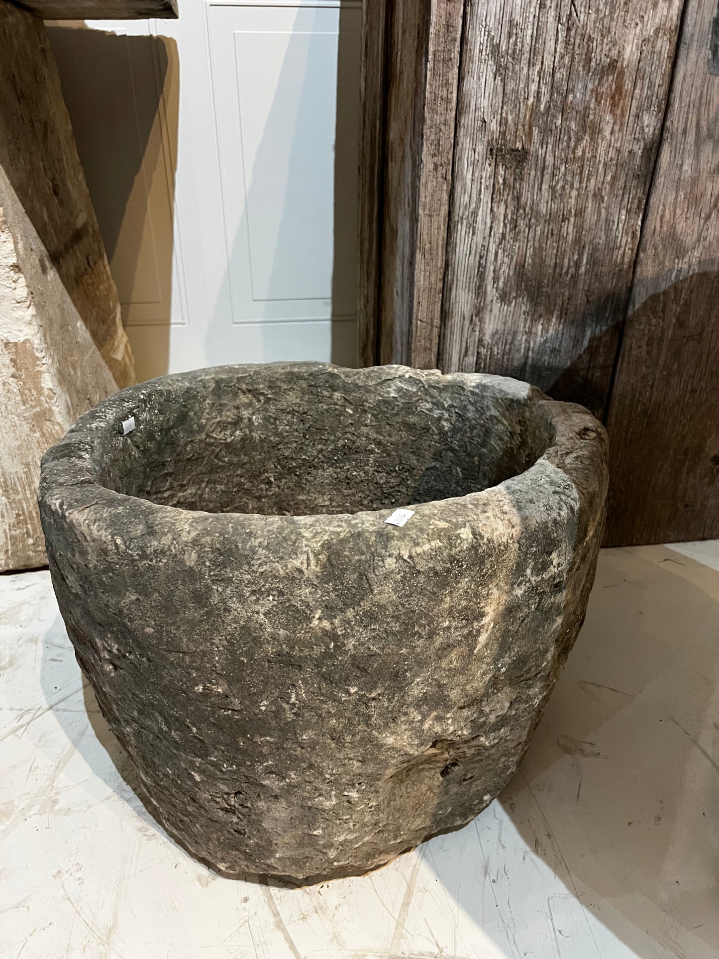 Limestone, dark grey creme, small