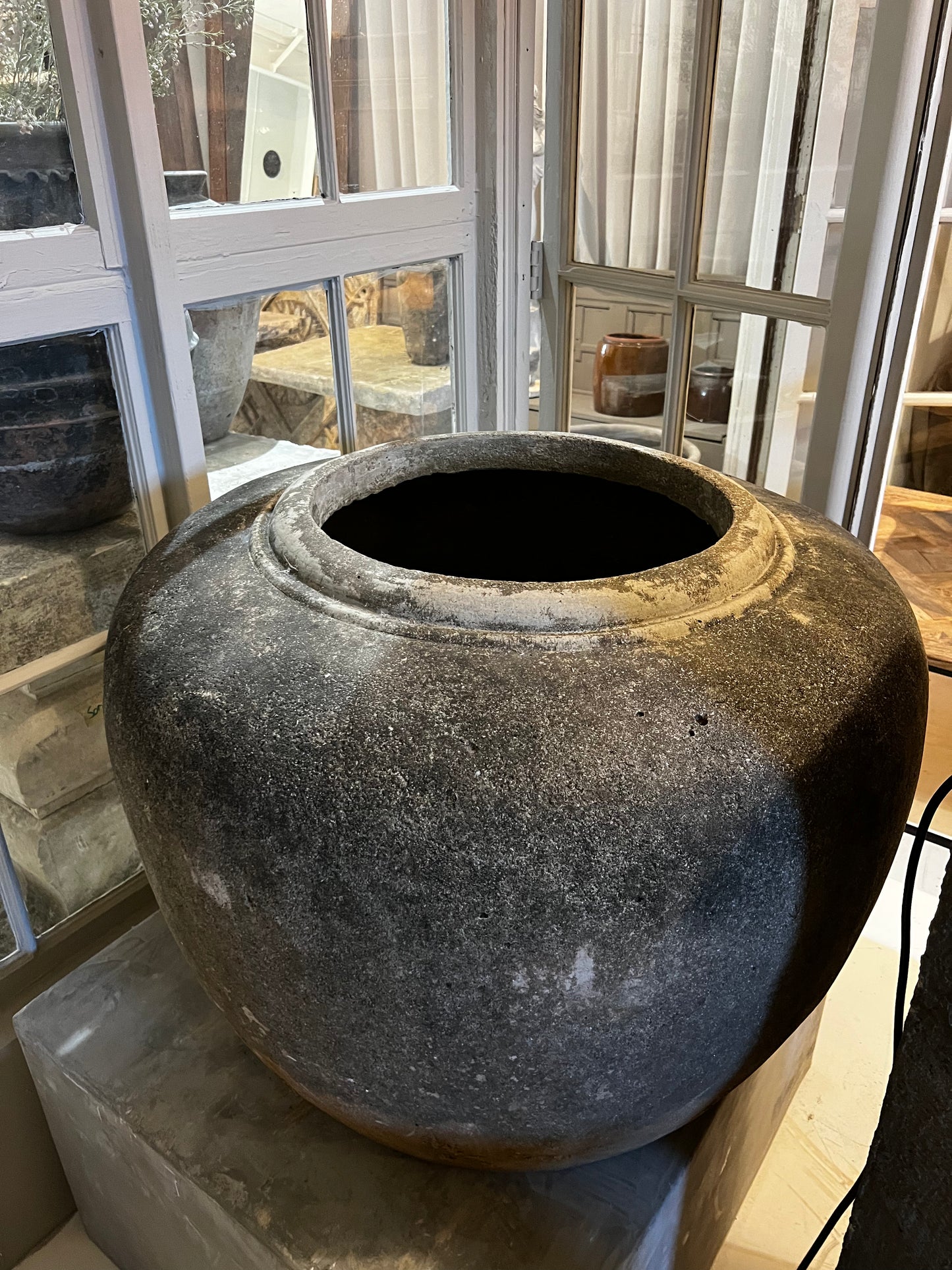 Mudari Pot, large