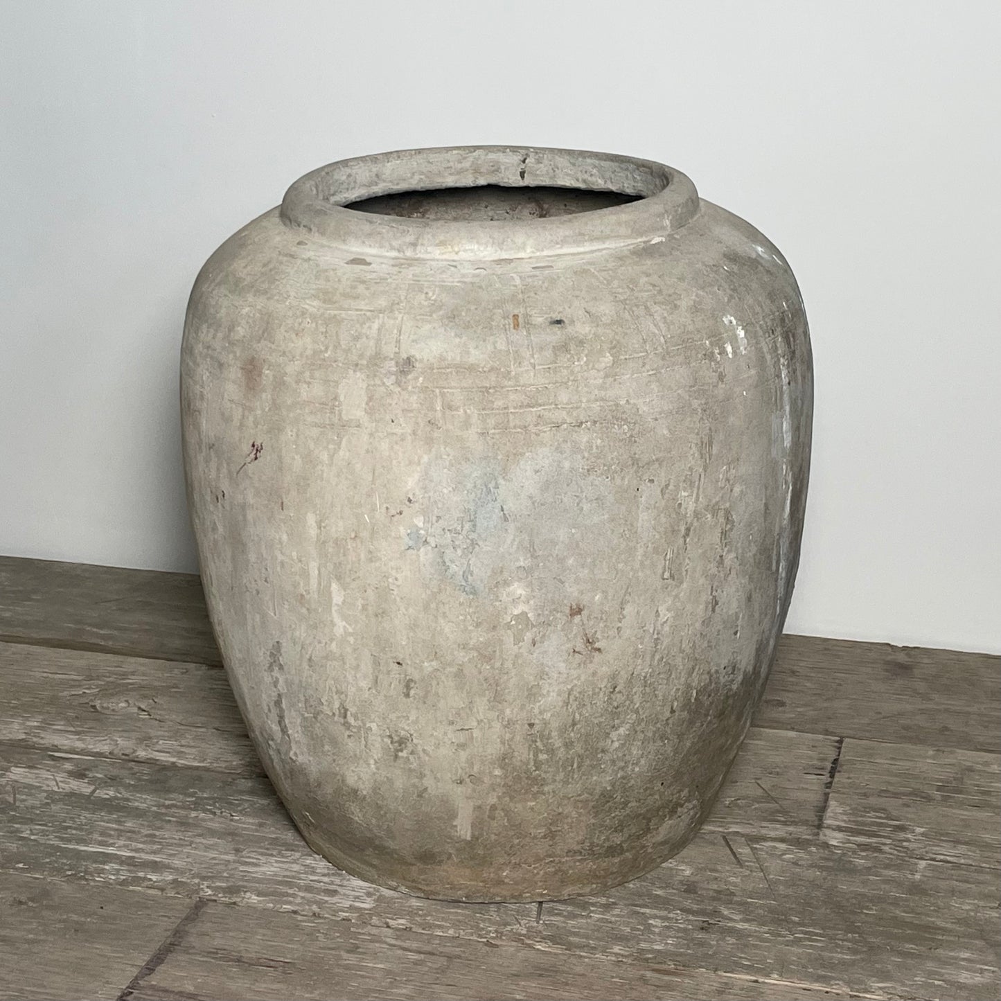 Beige Grey Modari Clay Pot, Medium